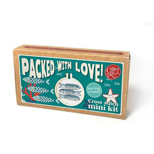 The Crafty Kit Company Borduurpakket Matchbox - Packed with Love! - The Crafty Kit Company The Crafty Kit Company Borduurpakket Matchbox - Packed with Love! - The Crafty Kit Company