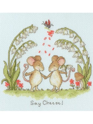 Bothy Threads Borduurpakket Honor Barton - Say Cheese! - Bothy Threads Bothy Threads Borduurpakket Honor Barton - Say Cheese! - Bothy Threads