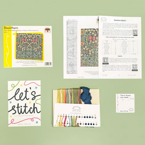Bothy Threads Borduurpakket Morris & Co. Cross Stitch - Blackthorn - Bothy Threads Bothy Threads Borduurpakket Morris & Co. Cross Stitch - Blackthorn - Bothy Threads