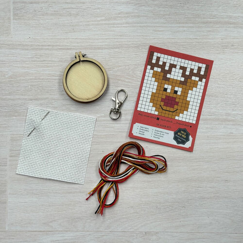 The Crafty Kit Company Borduurpakket Matchbox Leading the Sleigh, the Rudolph Way! - The Crafty Kit Company