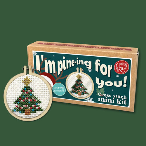 The Crafty Kit Company Borduurpakket Matchbox I'm Pine-ing for You - The Crafty Kit Company The Crafty Kit Company Borduurpakket Matchbox I'm Pine-ing for You - The Crafty Kit Company
