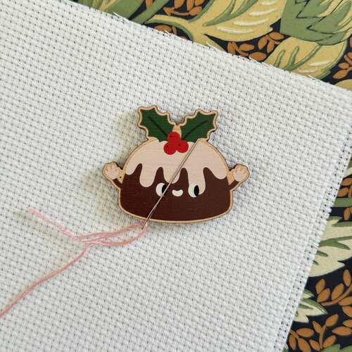 The Crafty Kit Company Wooden Needle Minder - Christmas Pudding - The Crafty Kit Company The Crafty Kit Company Wooden Needle Minder - Christmas Pudding - The Crafty Kit Company