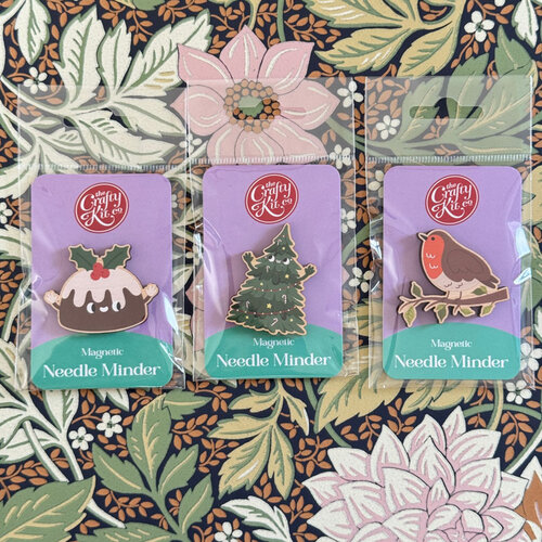 The Crafty Kit Company Wooden Needle Minder - Christmas Pudding - The Crafty Kit Company The Crafty Kit Company Wooden Needle Minder - Christmas Pudding - The Crafty Kit Company