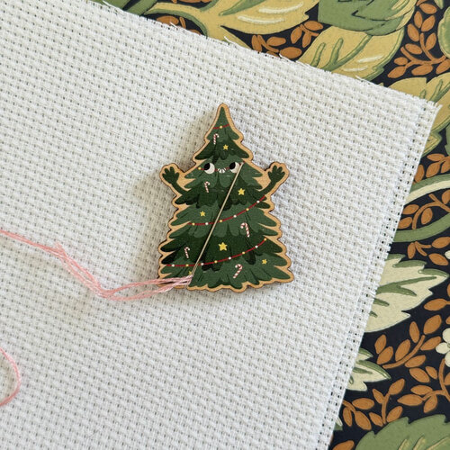 The Crafty Kit Company Wooden Needle Minder - Christmas Tree - The Crafty Kit Company The Crafty Kit Company Wooden Needle Minder - Christmas Tree - The Crafty Kit Company