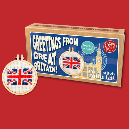 The Crafty Kit Company - Borduurpakket Matchbox Kit - Greetings from Great Britain! - The Crafty Kit Company The Crafty Kit Company - Borduurpakket Matchbox Kit - Greetings from Great Britain! - The Crafty Kit Company