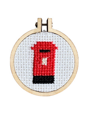The Crafty Kit Company -  Borduurpakket Matchbox - Greetings from London - The Crafty Company