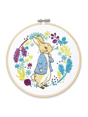 The Crafty Kit Company -  Vrij borduren pakket - Peter Rabbit Plans his Next Adventure - The Crafty Kit Company