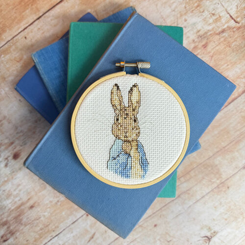 The Crafty Kit Company - Borduurpakket Peter Rabbit - The Crafty Kit Company The Crafty Kit Company - Borduurpakket Peter Rabbit - The Crafty Kit Company