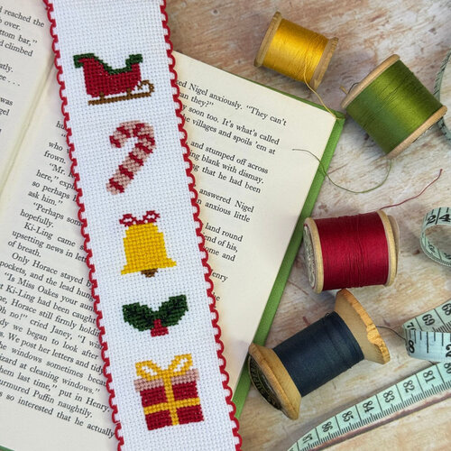 The Crafty Kit Company - Borduurpakket Boekenlegger- Christmas Magic - The Crafty Company The Crafty Kit Company - Borduurpakket Boekenlegger- Christmas Magic - The Crafty Company