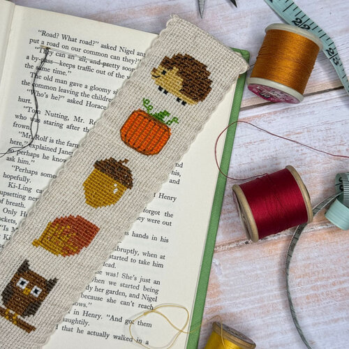 The Crafty Kit Company - Borduurpakket Boekenlegger - Autumn Lover - The Crafty Company The Crafty Kit Company - Borduurpakket Boekenlegger - Autumn Lover - The Crafty Company
