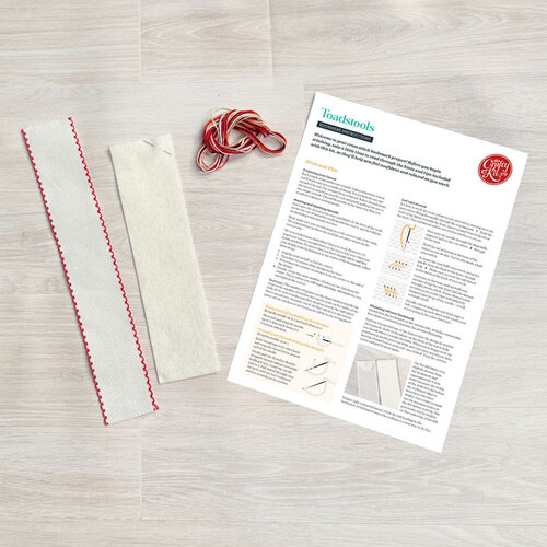 The Crafty Kit Company - Borduurpakket Boekenlegger - Toadstools - The Crafty Kit Company The Crafty Kit Company - Borduurpakket Boekenlegger - Toadstools - The Crafty Kit Company