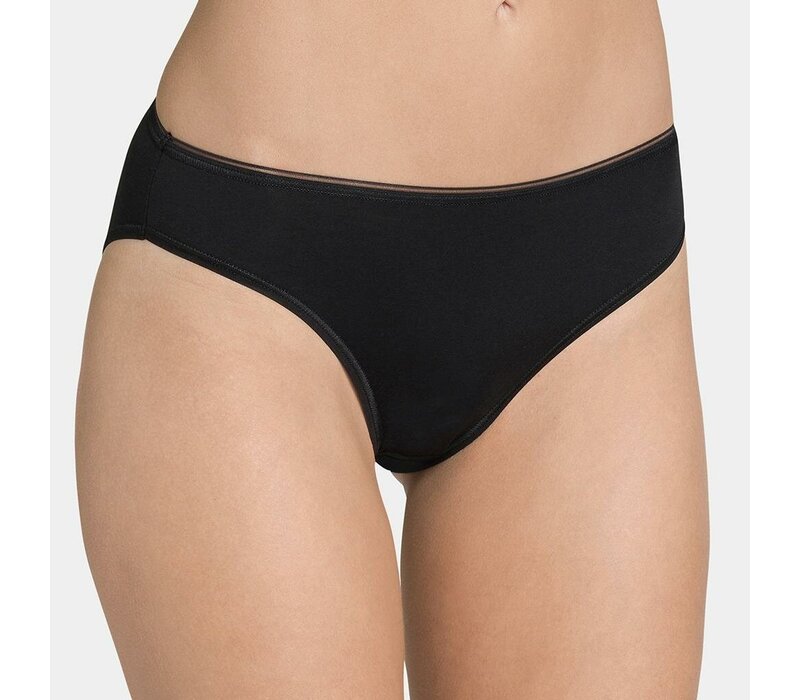 Dames tailleslip met heuphoge snit, van het merk Sloggi, gemaakt van een zeer fijn micro-katoen mix met een heerlijk draagcomfort