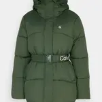 CALVIN KLEIN W CK LOGO BELT WAISTED SHORT PUFFER