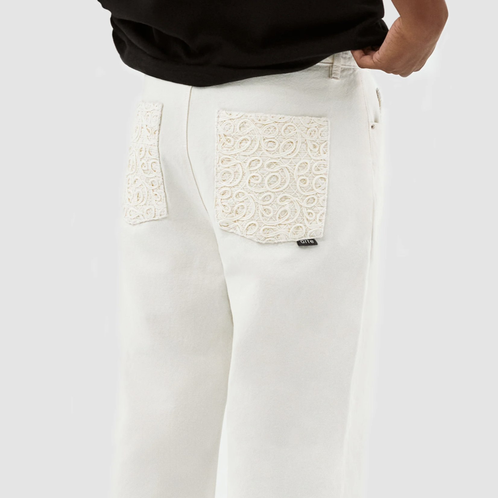 ARTE ARTE JOSHUA DETAIL COLLAR PANTS