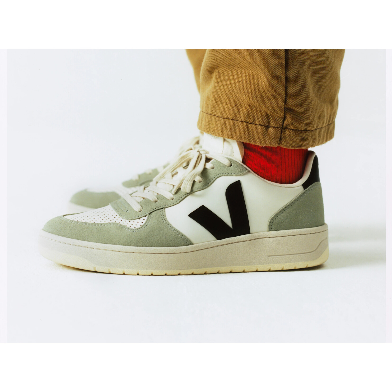 VEJA VEJA V-10 LEATHER