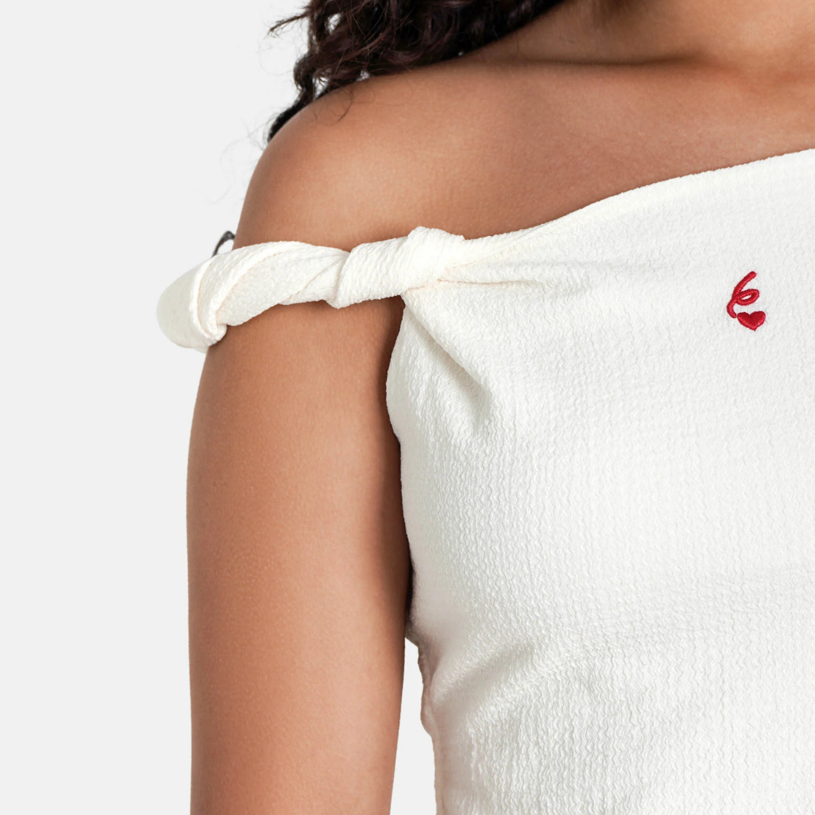 SIXTH JUNE SIXHT JUNE WOMEN TWISTED SHOULDERS CROP TOP