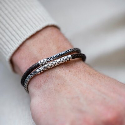 SILK Jewellery SILK Armband | 439BLK wikkelarmband | ZWART | CROSSLINE