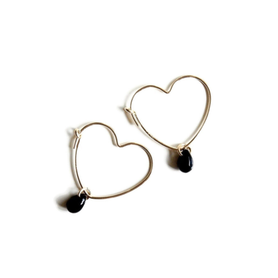 GNOES AMSTERDAM GNOES Oorbellen | Hartvormige oorringen met zwarte druppel | Goldfilled | 2554