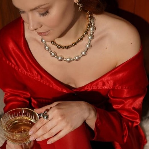 Wat voor sieraden draag je als bruiloftsgast?