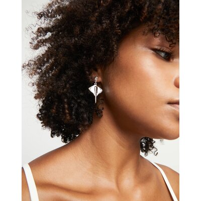 UNOde50 UNOde50 Oorbellen | SER MAJESTUOSA | Manta ray-shaped drop earrings | PEN0956MTL000
