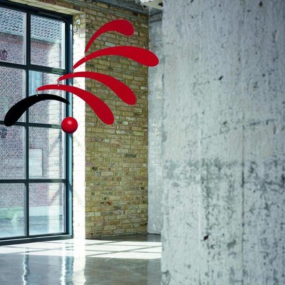Flensted hanging art Flowing Rhytm Mobile  in rood zwart 30x45cm