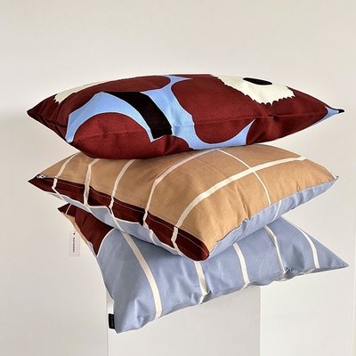 Marimekko Tiiliskivi kussenhoes beige, blauw met bruin 50x50cm