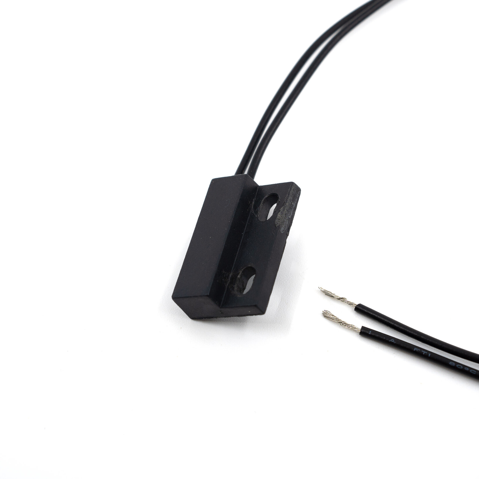 FLUX magnetische reedschakelaar B100076