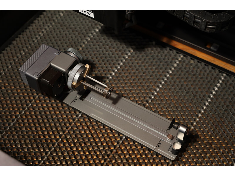 AtomStack R8 Rotary Chuck