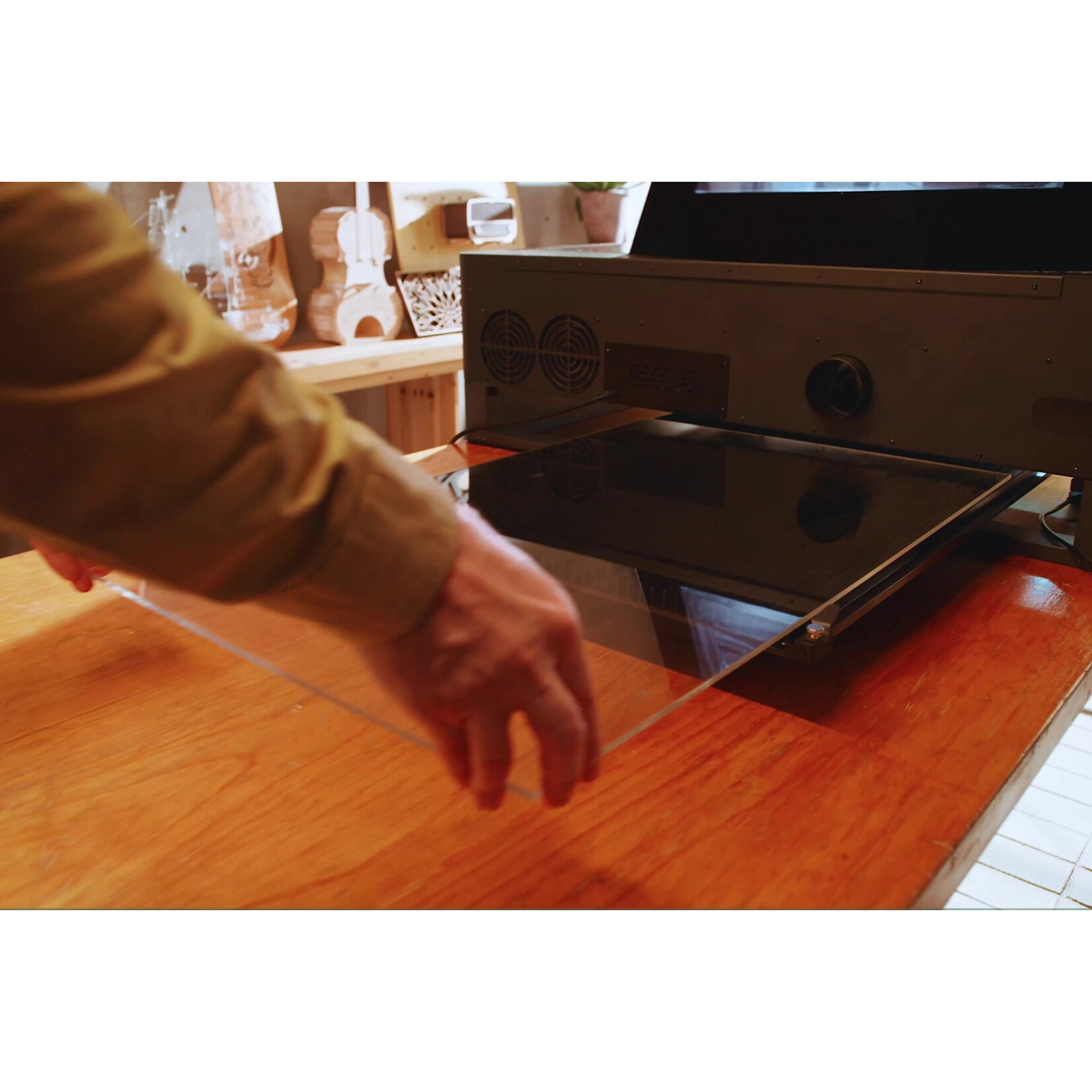 AtomStack R7 Pro Conveyor Feeder