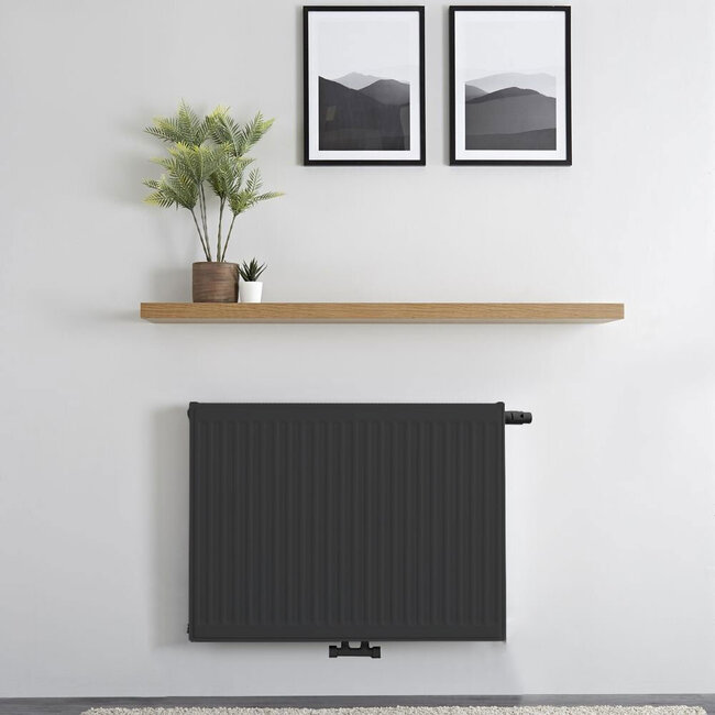 H40 x B100 T33 - Paneelradiator C8 geribbelde voorzijde Mat Zwart