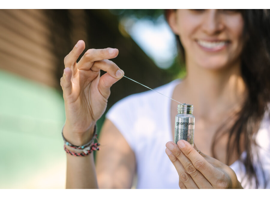 Recharge de fil dentaire - charbon | Georganics, Une hygiène buccale efficace