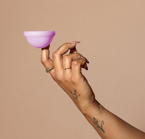 Menstruatiedisc vs. cup: welke past het beste bij jou?