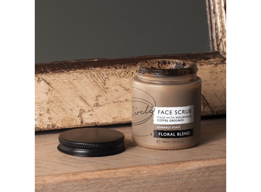 Crème de nuit et gommage visage au café - Myrtilles et marc de café recyclés - Revitalisez votre peau avec des ingrédients naturels de UpCircle