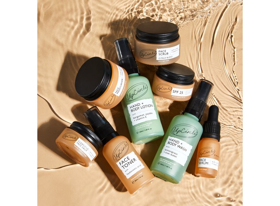 Baume nettoyant pour le visage - Poudre d'abricot recyclée - Huile d'avoine & Vitamine E - 20 ML