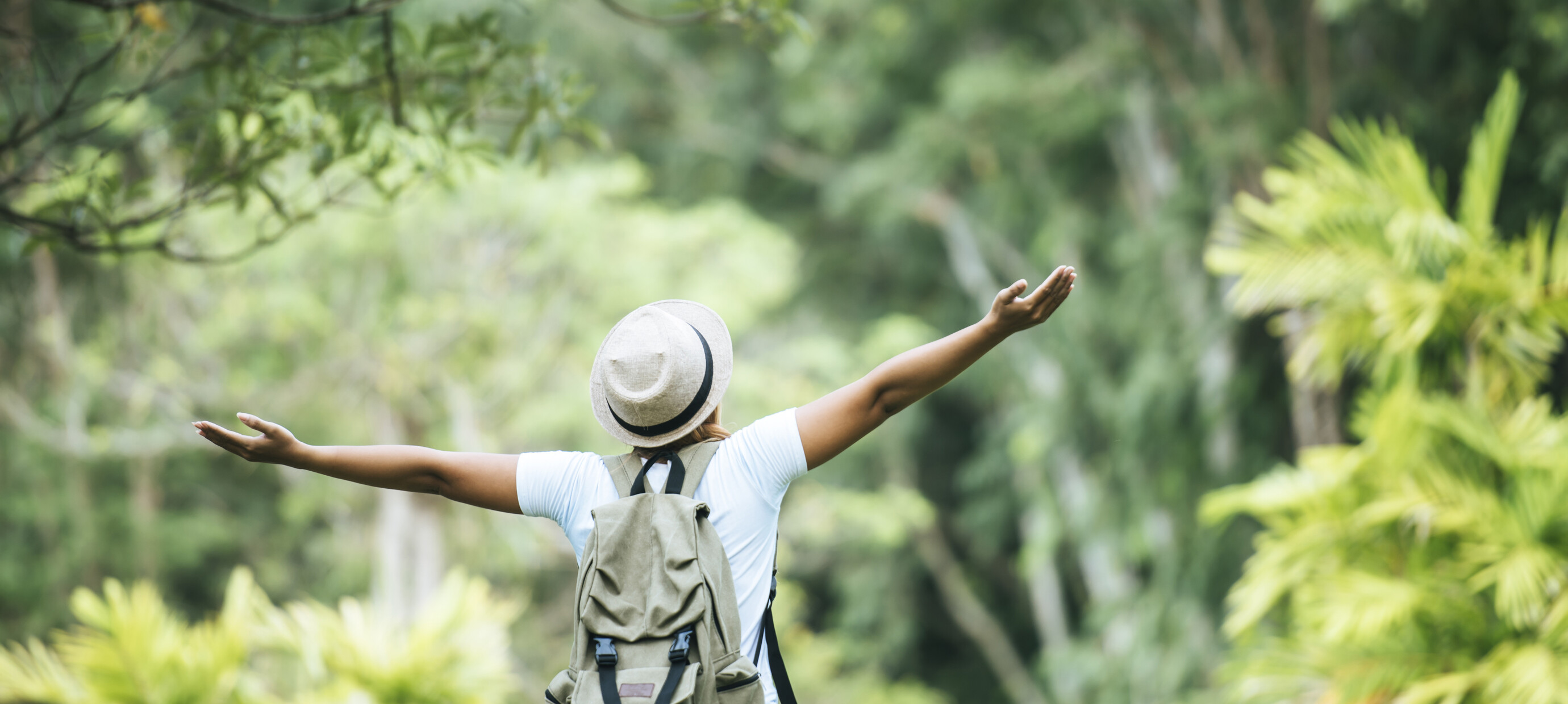 Nachhaltige Reise-Essentials: klein im Gepäck, große Wirkung