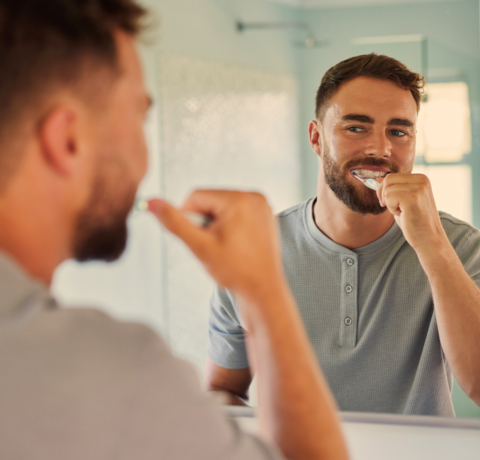 Fluorid oder Hydroxylapatit oder vielleicht sogar beides: welche Zahnpasta passt zu dir?