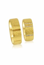18kt yellow gold wedding rings with sand-mat and shiny finish with  0.10 ct diamonds