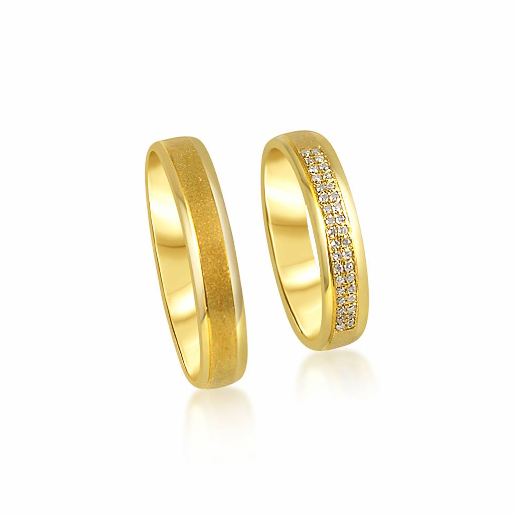 18kt yellow gold wedding rings with matt and shiny finish with 0.09 ct diamonds