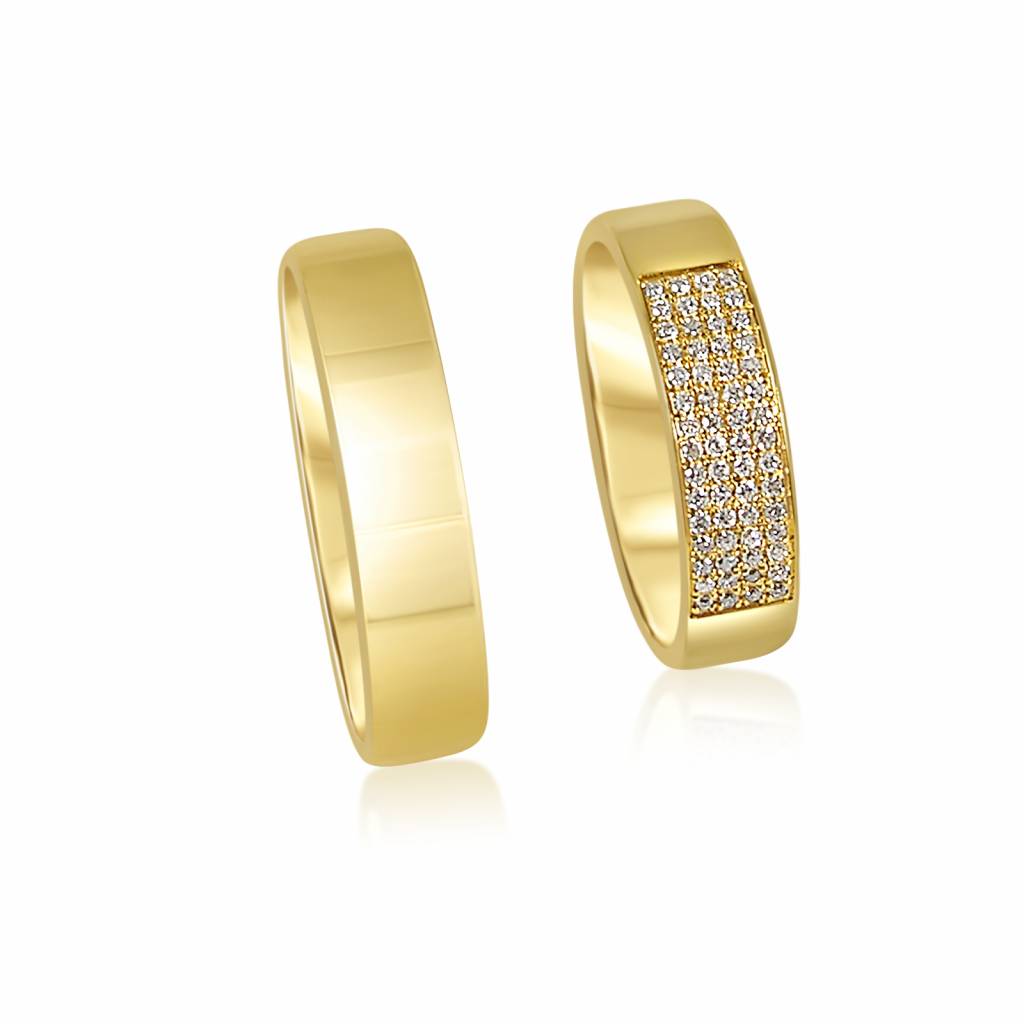 18 karat yellow gold wedding rings with 