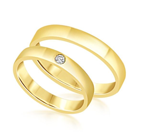 18 karat yellow gold wedding rings with shiny finish with 0.04 ct diamond