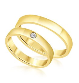 18 karat yellow gold wedding rings with shiny finish with 0.04 ct diamond