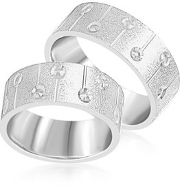 18 karat white gold wedding rings with matt and shiny finish