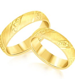 18 karat yellow gold wedding rings with matt and shiny finish