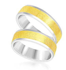 18 karat yellow & white gold wedding rings with matt and shiny finish