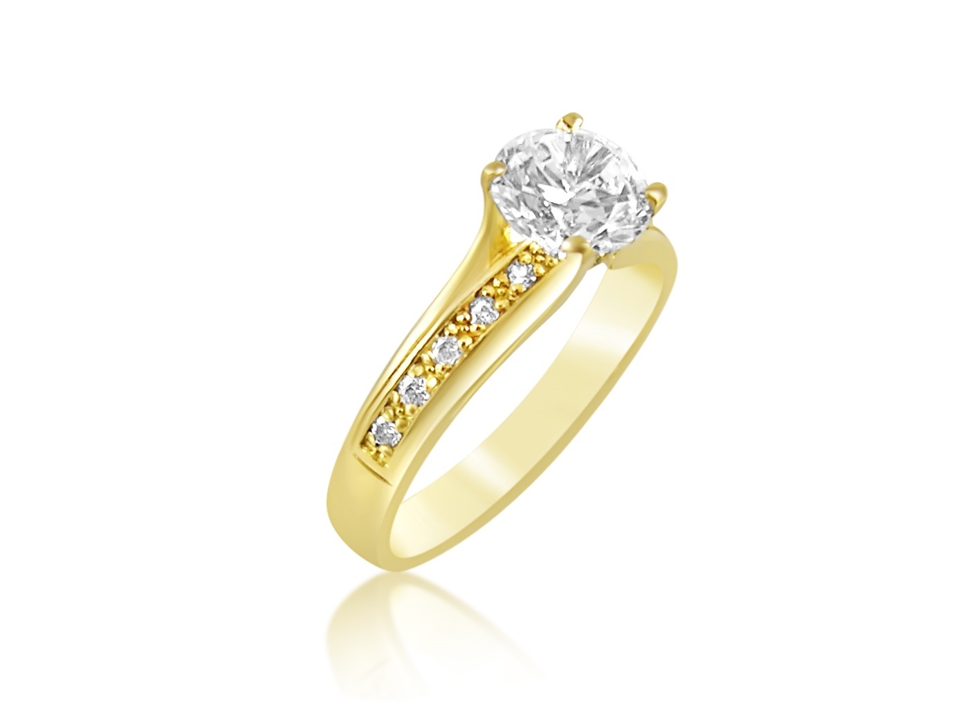 18 karat yellow gold engagement ring with zirconia