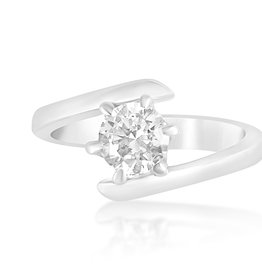 18 karat white gold engagement ring with zirconia