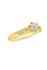 18kt yellow gold engagement ring with 0.70 ct diamonds