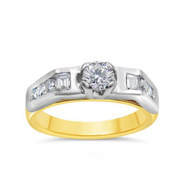 18kt yellow gold engagement ring with 0.94 ct diamonds