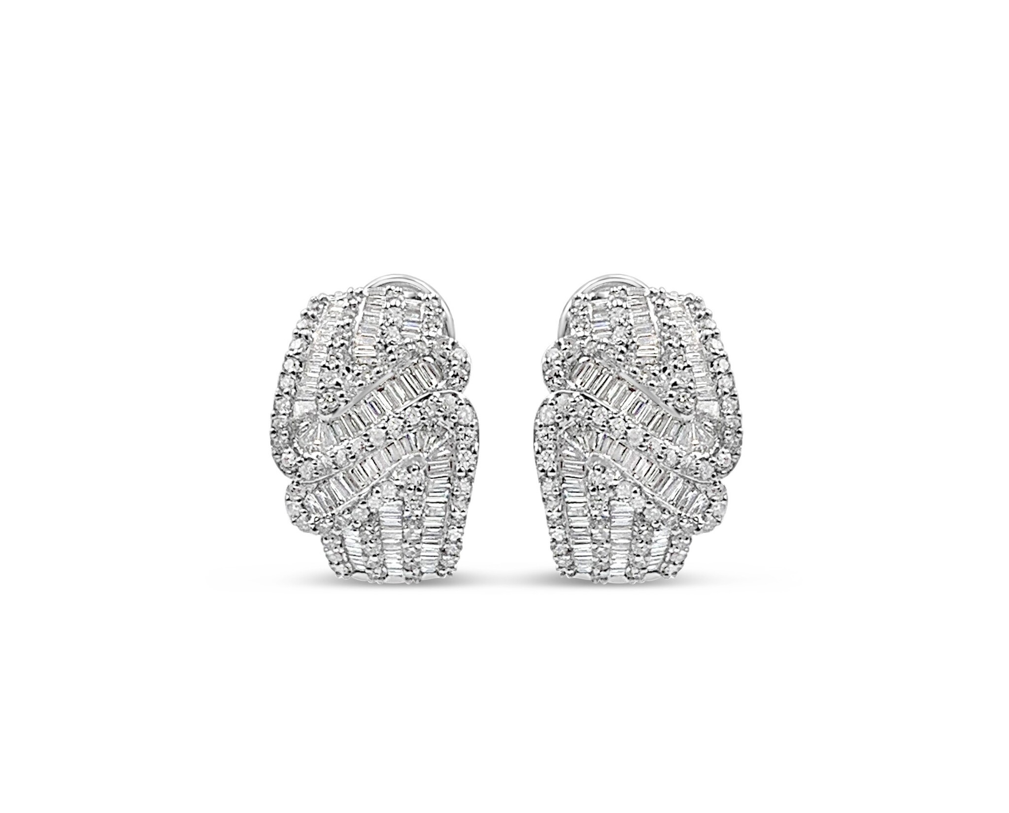 18k white gold earrings with 3,02ct diamonds