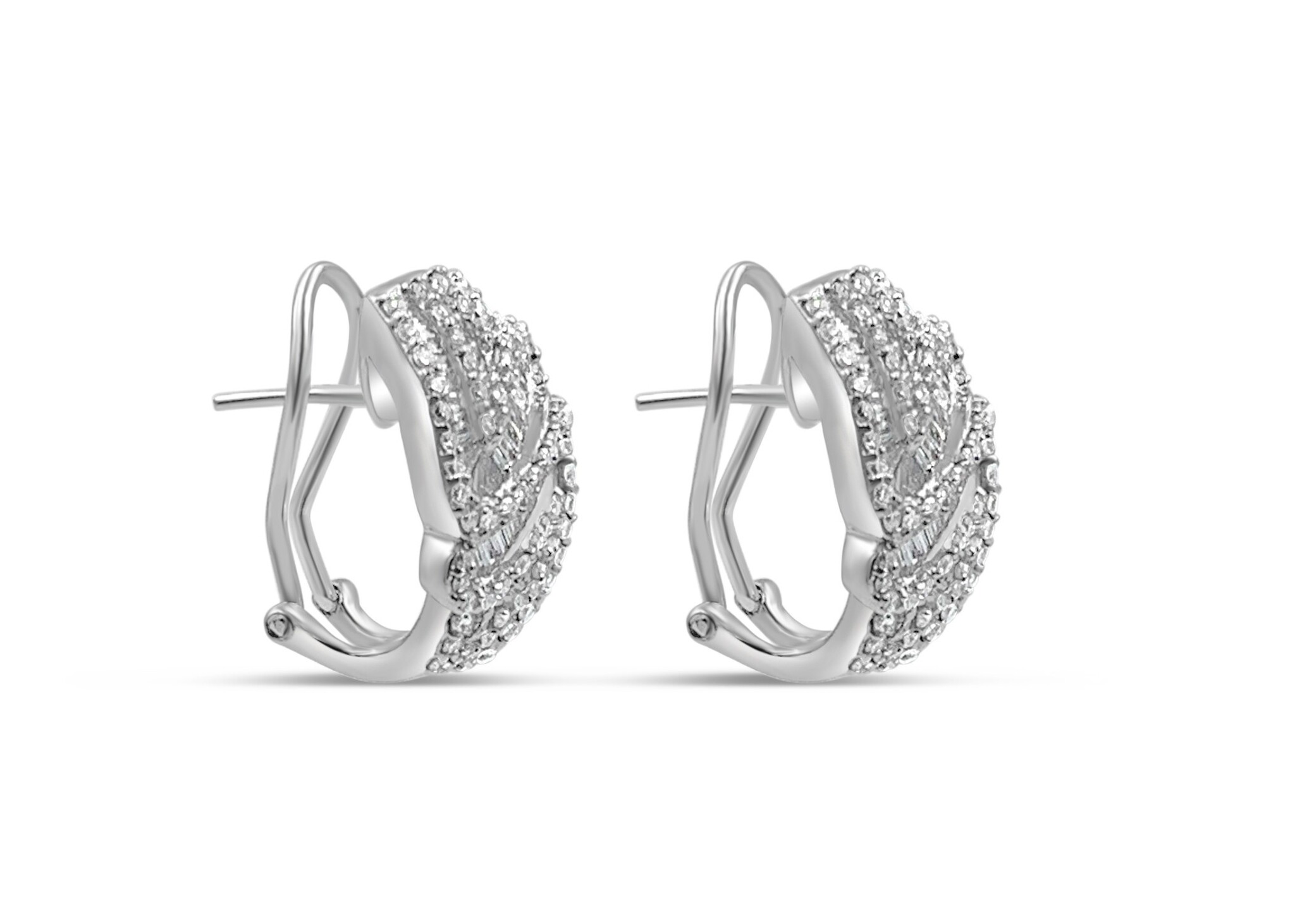 18k white gold earrings with 3,02ct diamonds